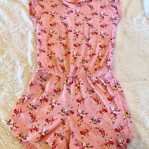 Girls Romper. Gap size medium. Pink. Euc